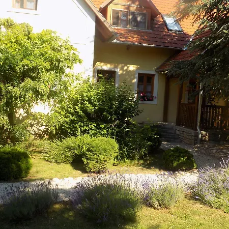 Katica Vendeghaz Guest house