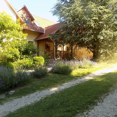 Katica Vendeghaz Guest house
